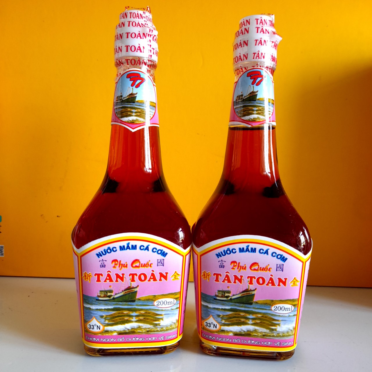 Nước mắm Tân Toàn 33° đạm 180 ml/1 chai