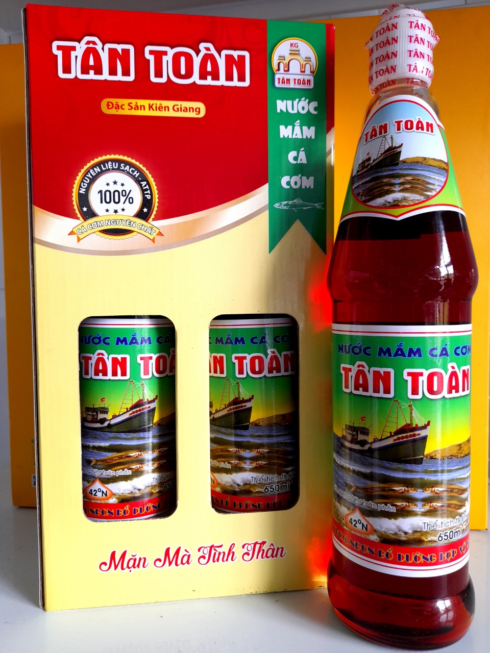 Nước mắm Tân toàn 42° đạm 650ml (hộp 2 chai)