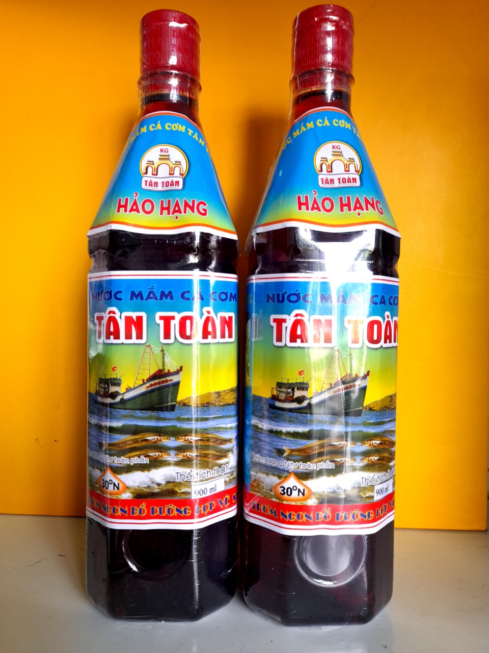 Nước mắm Tân Toàn loại chai PET 30° đạm 900ml (giá chưa bao gồm VAT)